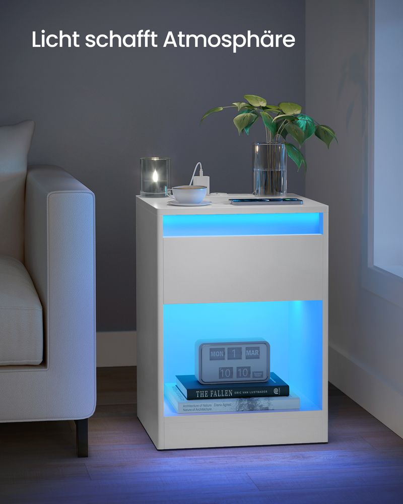 Moderne Nachtkast met LED - Verlichting en Stopcontacten - USB - aansluiting - De Vries Meubels